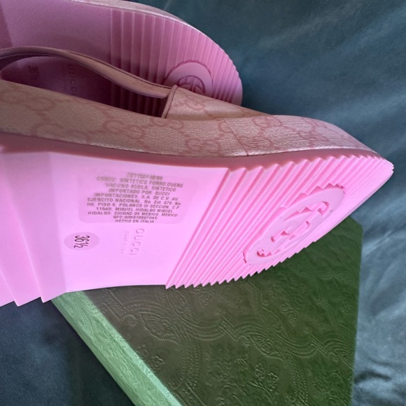 Gucci Pink Sandals - Picture 7 of 7